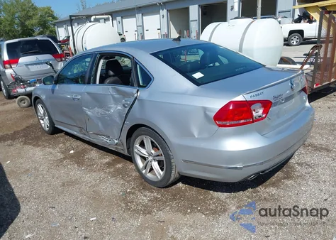 2014 Volkswagen Passat 2.0L Tdi Sel Premium z USA, uszkodzony, nr VIN 1VWCN7A36EC047343